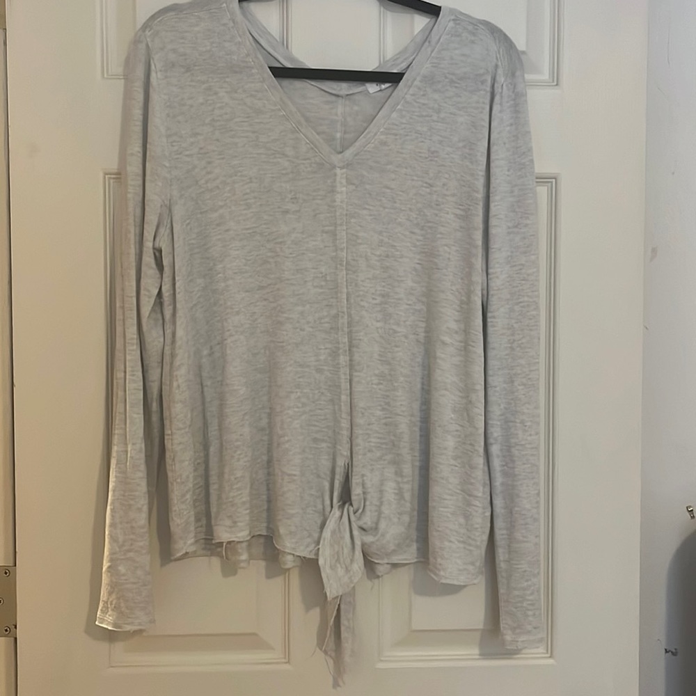 Front tie top